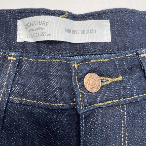 Signature Levi Strauss Mid Rise Bootcut 12 Short W31 L30 Blue Denim Jeans NWOT - Picture 5 of 9